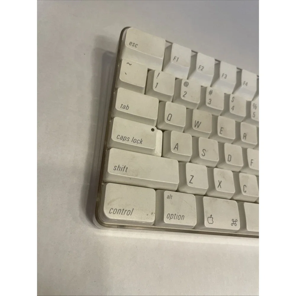 Apple A1016 Wireless Bluetooth Mechanical Keyboard White TESTED